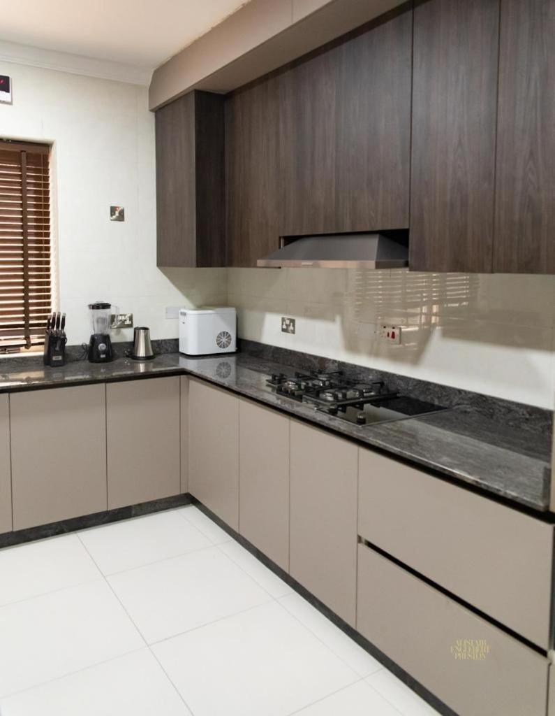 Metro Apartments Lagos Exterior photo